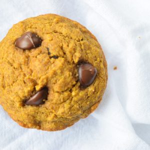 healthy pumpkin oatmeal chocolate chip muffins