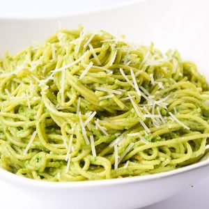 Avocado Spinach Pasta - a light and refreshing vegetarian recipe, perfect as a side or main dish. Delicious! | tastythin.com