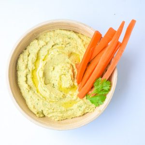 Garlic Cilantro Hummus - flavorful, healthy, and so easy to prepare for a quick appetizer or snack. Yummy and nutritious! | tastythin.com