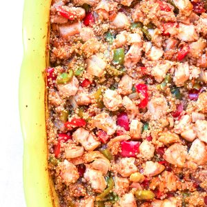 Barbecue Chicken Quinoa Bake - only 6 ingredients in this family friendly casserole! Fast, healthy, and packs tons of hearty flavor! | tastythin.com
