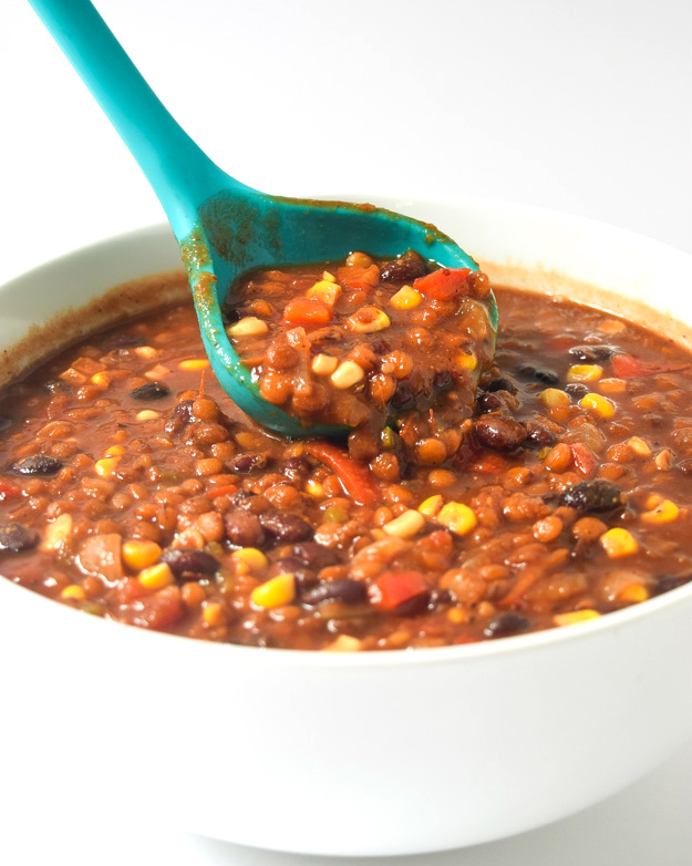 Vegetarian Lentil Chili (Instant Pot or Slow Cooker) - loaded with veggies and flavor, this lentil chili can be made in the IP or slow cooker! | tastythin.com