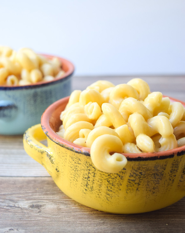 Instant Pot Macaroni & Cheese - Homemade mac and cheese is beyond easy in the Instant Pot!  This will surely become a family favorite! | tastythin.com