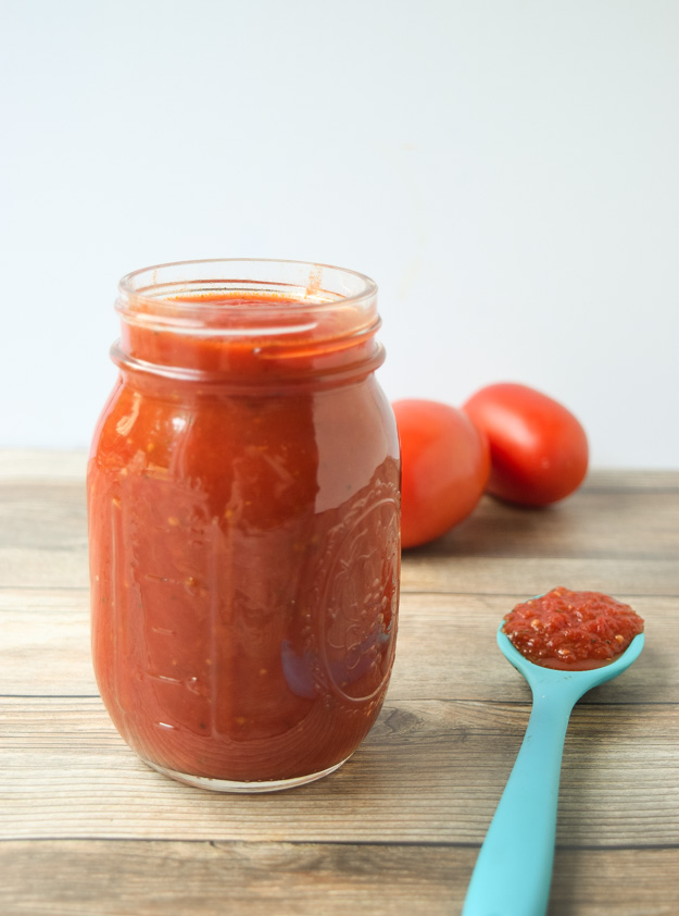 Quick Marinara Sauce (Whole30 Paleo) - fast, delicious, and healthier than jarred sauce.  This Quick Marinara is ready in under 20 minutes! | tastythin.com