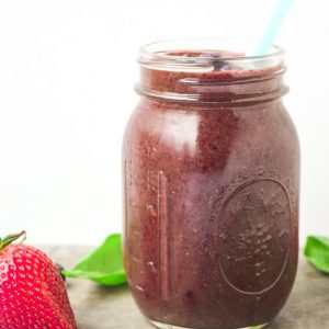 anti-inflammatory blueberry smoothie in mason jar